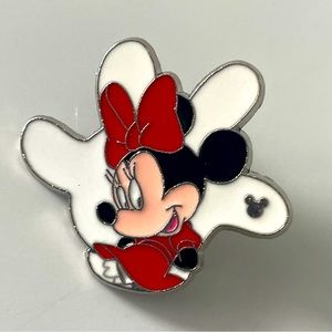 Disney Minnie Mouse 2013 Hidden Mickey Pin - White Glove